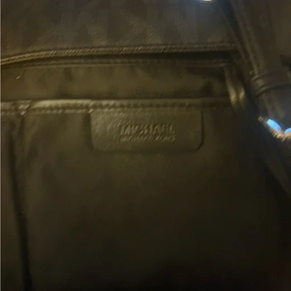Michael Kors Black Shoulder Bag. Not New.. only worn about 2 times.. - Picture 5 of 8
